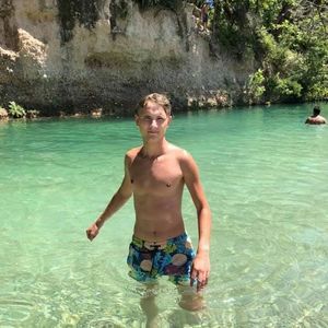 Meet your Posher, Will